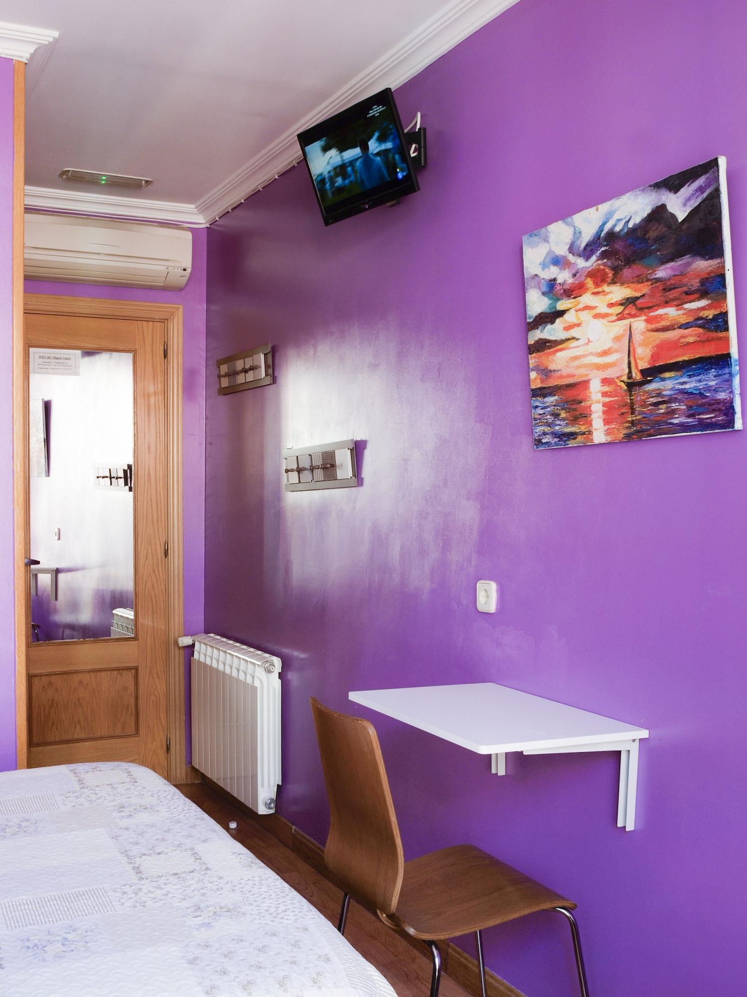 สปา โฮสเทล อาร์ซี มิเกล อังเฆล มาดริด ภายนอก รูปภาพ A room at the hostel