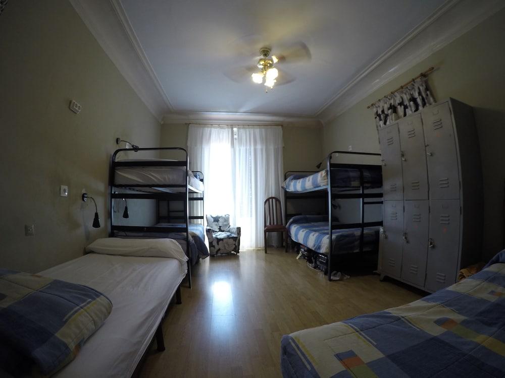 สปา โฮสเทล อาร์ซี มิเกล อังเฆล มาดริด ภายนอก รูปภาพ Hostel room in Spain
