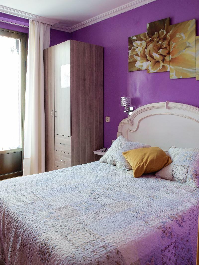 สปา โฮสเทล อาร์ซี มิเกล อังเฆล มาดริด ภายนอก รูปภาพ A bedroom
